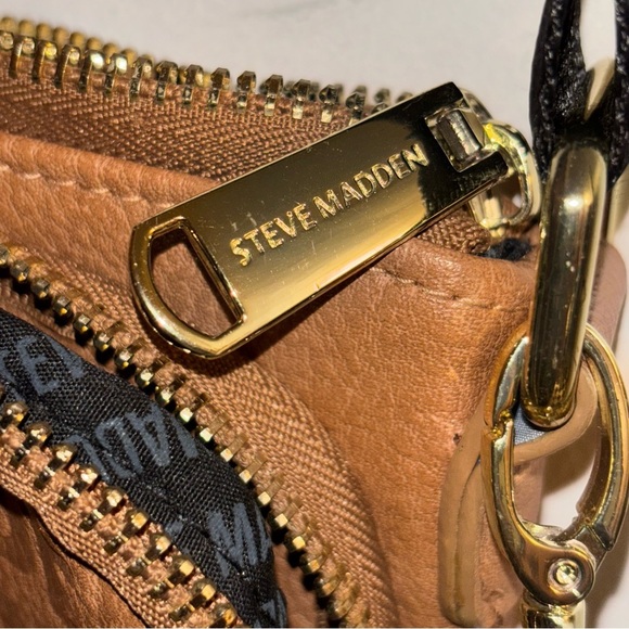 Steve Madden BGlamm Crossbody Bag - Picture 2 of 11